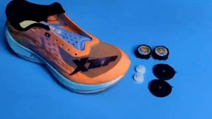 Tali Sepatu Putar Otomatis: 2pcs Rotating Shoelace Buckle