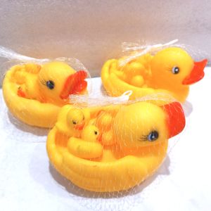 Mainan Bebek Karet Pencet Bunyi Mainan Mandi Bayi 1 Induk isi 3 pcs no XW-4