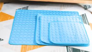 แผ่นเจลเย็นแมว ที่นอนเจลเย็น ที่นอนสัตว์เลี้ยง เบาะนอนเย็น ที่นอนสุนัข ที่นอนแมว แผ่นเจลเย็นสุนัข ที่นอนเจลเย็น แมว Pet Coolmat