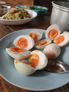 ไข่เป็ดสดจากฟาร์ม  10 ฟอง ส่งตรงถึงลูกค้า ล้างทำความสะอาดแล้วจ้า