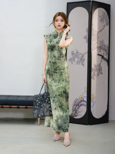 MIUCO | Đầm Qipao Phong Cách Trung Quốc Cổ Điển Ôm Sát Cổ Đứng Tách Sau Không Tay Có Họa Tiết