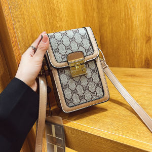 กระเป๋าสะพายข้างขนาดเล็กสำหรับผู้หญิง 2025 กระเป๋าถือหนัง PU แฟชั่นแบบลำลอง กระเป๋าใส่โทรศัพท์มือถือแบบสะพายข้างสะพายไหล่ข้างเดียว