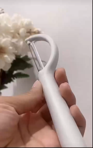 มีดปอกเปลือกสำหรับครัว ผลิตจากสแตนเลส ใช้ปอกผลไม้ ผัก อ้อย ไม่ติดเปลือก ใช้งานสะดวก