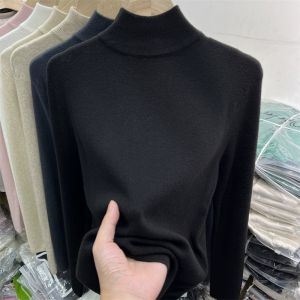 2026 New Elegant French Designed Close Fitting Knitted Top