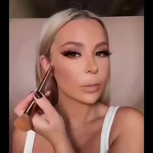 Kem Che Khuyết Điểm Dạng Lỏng Phủ Toàn Diện 1 Thỏi Giữ Màu 16 Giờ Nhiều Tông Màu Kèm Bông Mút Trang Điểm Miễn Phí Phù Hợp Với Mọi Loại Da