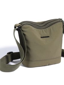 Casual Nylon Bucket Bag Womens Fashionable Simple Commuter Large Capacity Lightweight Single Shoulder Crossbody Bag Zipper