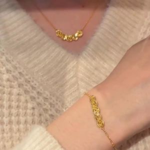 Fashionable Five Emperor Coins Fish Scale Bracelet Womens New Style Versatile High Aesthetic Value Stackable Luxury Hand Accessory