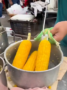 Corn Cob Peeler Corn Shovel Stainless Steel Maize Thresher Corn Cutter Fast Labor-saving Maize Shovel Home Kitchen