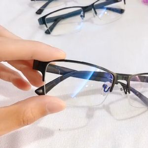 Kacamata Lensa Photocromic Anti Radiasi Pria Wanita Kacamata Sport Bingkai Anti UV