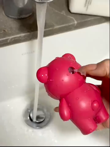 Mainan Anak Pistolan Air Semprot Water Gun Karakter Lucu Kuromi Lotso Pencet Tembak Air