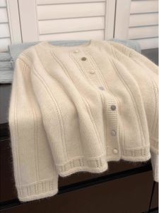 นุ่ม ถักสั้น คาร์ดิเกน ผู้หญิง ฤดูใบไม้ผลิ ฤดูใบไม้ร่วง Bear Velvet เสื้อสเวตเตอร์ ใส่สบาย สไตล์เกาหลี หลวม คอกลมแขนยาวพอดี