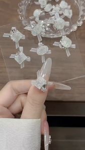 2 pcs Dekorasi Kuku Dasi Kupu-kupu Berlian Bertumpuk Resin Baja Manik-Manik Hiasan Kuku Campuran Berlian Imitasi DIY 3D