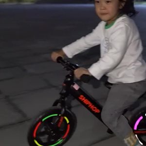 Reflective Wheel Sticker Set Fluorescent Safety Strip for Kids Balance Bike & Bicycle Tires Night Riding Warning Decoration