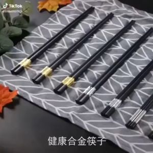 Bộ 10 đôi Đũa mạ vàng Đũa ăn cao cấp đũa khảm vàng hàn quốc mang lại sự sang chảnh