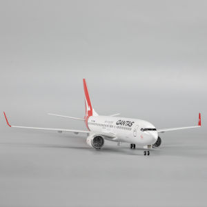 Mô Hình Máy Bay Qantas Australia Tỷ Lệ 1/80 Bằng Nhựa Đúc 47cm Có Đèn Dành Cho Người Sưu Tầm Và Trẻ Em Trên 14 Tuổi