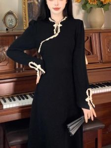 Plus Size Chinese Style Long Sleeve Dress: A Slimming Waist Design