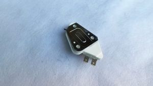 Regulator IC untuk Kendaraan: IC Regulator 24V 7783 & Suku Cadang Alternator Cummin