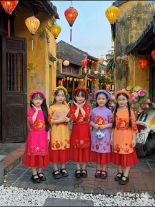 Áo dài bé Gái Chất Liệu Vải Lụa Mờ Áo Chưa Bao Gồm Mấn