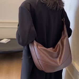 1740 ( READY STOCK ) PU SLING BAG EU FASHION HOUSE