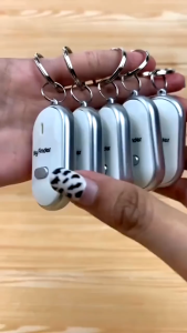 Gantungan Kunci Siul Sensor Suara Alarm Key Finder Key Chain Keychain Anti Hilang Lupa Kunci Motor Mobil Rumah Tas Kantor Remote Key Finder Whistle Senter Lampu LED Kado Unik Lucu Souvenir Hadiah Model Shark Hiu Oval On Off Termasuk Baterai LR41