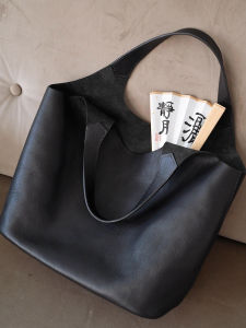 Luxury Black Leather Shoulder Bag Large Capacity Underarm Womens Commuter Tote Bag Casual Pure Color Millyklly Handbag