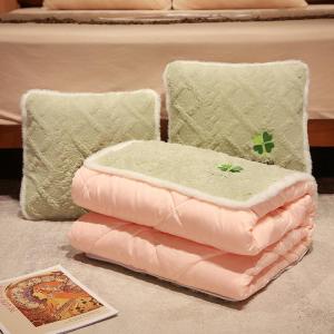 Dual-use Blanket and Pillow for Car