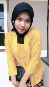 Set Kebaya Kutubaru: Kebaya Modern dengan Warna Gold, Hitam, Maron, Dustypink, Silver & Navy