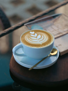 High-End American Latte Coffee Art Special Cup Plate Set Nordic Luxury Ceramic Zen Tan Cup Macaron Color Handmade Ceramic Cup