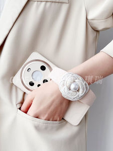 Fashionable Tea Flower Phone Case for Huawei Mate 70 pro with Lanyard Crossbody Womens Protective Cover Compatible with Mate 60 And Mate 50 Series