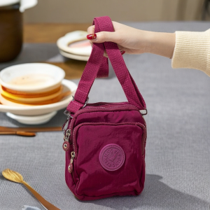 กระเป๋าสะพายข้างผ้าสำหรับผู้หญิง กระเป๋าใส่โทรศัพท์มือถือแบบมีซิปสามชั้น ความจุขนาดใหญ่ กระเป๋าสะพายข้างแบบสะพายข้างแบบย้อนยุคสำหรับเดินเล่นในเมือง