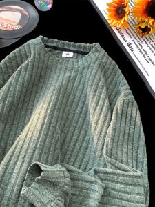 เสื้อสเวตเตอร์คอกลมแขนยาวหลวมๆ สไตล์อเมริกันสำหรับผู้ชาย เสื้อเชิ้ตชั้นในแบบลำลองในฤดูใบไม้ร่วง ผ้าฝ้ายผสมโพลีเอสเตอร์