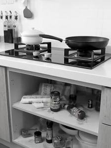 【MLADEN】ผ้าม่านสั้นในครัว ป้องกันฝุ่น มีกาวในตัว ผ้าม่านครึ่งหน้าต่าง แบบเรียบง่าย ผ้าม่านเคาท์เตอร์ครัว