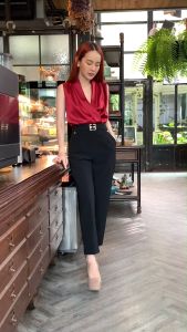 FEMME ISSUE สินค้าขายดี: เสื้อแขนกุดคอไขว้หน้า สินค้าขายดี เสื้อทำงาน เสื้อออกงาน เสื้อแขนกุด