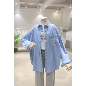 เสื้อเชิ้ตผู้หญิงทรงหลวมยาวปานกลางแขนยาวสไตล์เกาหลีแบบมีกระดุมคอโปโล สไตล์สตรีท ฤดูใบไม้ผลิและฤดูร้อน