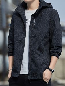 ROMON | เสื้อแจ็คเก็ตผู้ชาย Romon ฤดูใบไม้ผลิและฤดูใบไม้ร่วง แจ็คเก็ตกันลมสั้นลายพรางกลางแจ้งแบบลำลอง แจ็คเก็ตกันลมสำหรับเล่นกีฬา