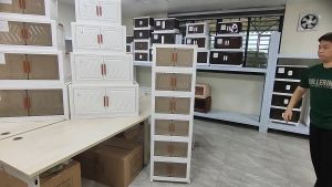 ถังขยะพับได้ 4 ชั้น พร้อมประตูและล้อ ลิ้นชักเก็บของพับได้สำหรับห้องนั่งเล่น ห้องนอน และสำนักงาน