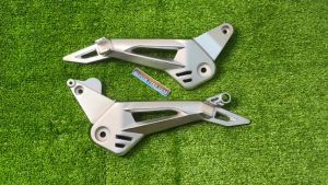 Cặp gác chân nhôm Đùi gà xi ken hột cho dream wave