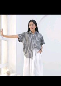 kemeja salur kamari top cassual - atasan wanita terbaru oversize kerah v neck simpel dan elegan bahan cotton mango