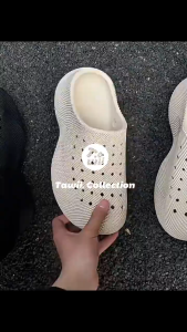 Tawii. 3D Breathable Clogs Slip-on Trendy 5CM Thick Sole Outdoor EVA Walking Men Slippers