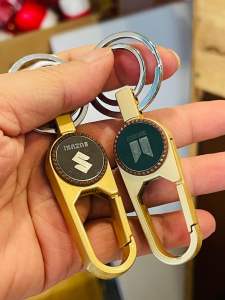 Móc khóa xe xi mạ cao cấp không rỉ mang phong cách sang trọng.