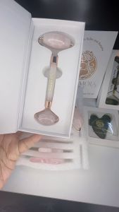 Roller Rose Quartz 100% สำหรับใบหน้า หินแท้ - กล่องแม่เหล็ก - ส่งตรงจากไทย เกรดพรีเมี่ยม