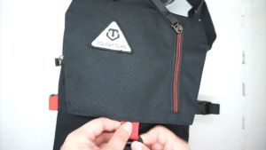 Cest Cool กระเป๋าสะพายข้าง กระเป๋าสะพายชาย กระเป๋าสะพายข้างทรงตั้ง กระเป๋าชาย