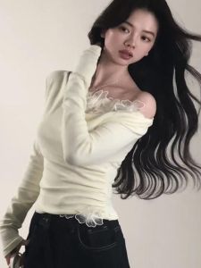 เสื้อยืดแขนยาวผู้หญิงสไตล์เกาหลี ฤดูใบไม้ผลิและฤดูใบไม้ร่วง ทรงเข้ารูป เอวสูง ทรงสลิมฟิต ทรงไหล่ไม่สมมาตร คอตั้ง