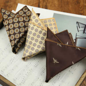 ลายดอกไม้ย้อนยุคสีน้ำตาลชุดที่ ชุดสูท กระเป๋าเสื้อ เนคไทสี่เหลี่ยมธุรกิจ หลากหลาย ผ้าเช็ดหน้าผ้าพันคอสี่เหลี่ยม ทางการ ลำลอง แบล็คเกอร์ซ