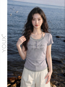 YOUXIANG | Áo Thun Sơ Mi Hai Mảnh Giả Phối Màu Tím Chấm Sọc Ôm Body Kiểu Trễ Vai