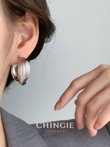 Silver Multi-Line Metal Geometric Twist Hoop Earrings Luxury Sensation Facial Slimming Large-Minimalist Ear Clips for Women