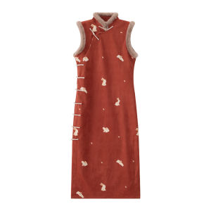 เสื้อคลุมยาวลายกระต่ายสีแดง ฤดูหนาว 2024 เสื้อคลุมผู้หญิงสุดน่ารักสำหรับงานปีใหม่ วัสดุอื่นๆ สไตล์ย้อนยุค แขนกุด คอวี