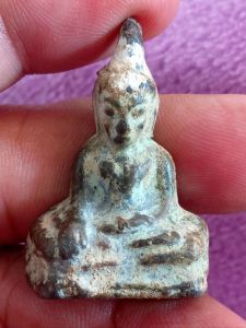 พระท่ากระดาน เก่าๆสวยๆ หายากครับ