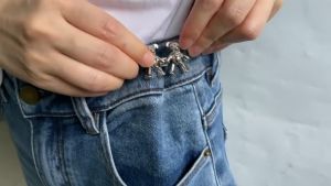 1Pair Bear Waist Buckle Change Small Pin Jeans Waist Tight Sewing-Free Buckles Jeans Adjustment Waist Adjusting Pin