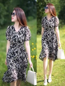 Fashionable Floral Print Dress for Women 2023 Summer Style with Short Sleeves and V-Neck Design Slimming Belly Covering Ladies Skirt